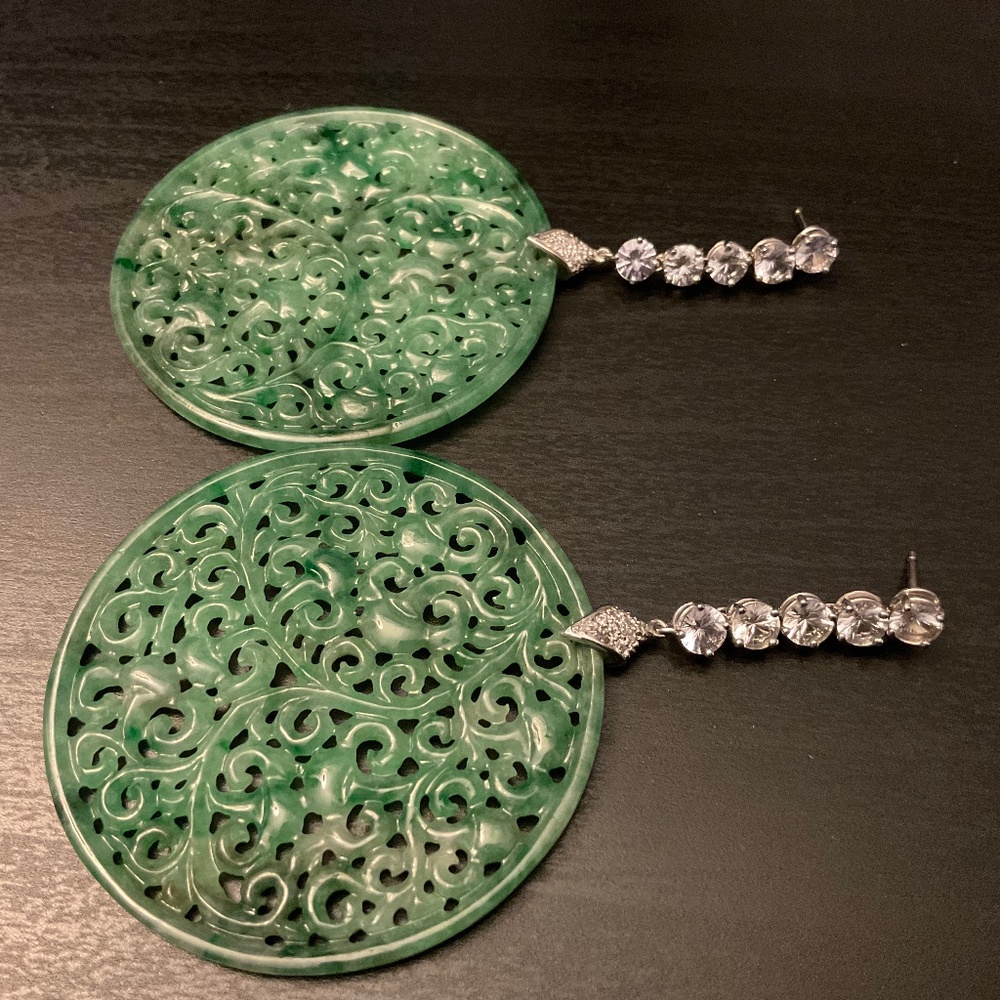 Earring 18 k dyed Judith sapphire and Diamond drop